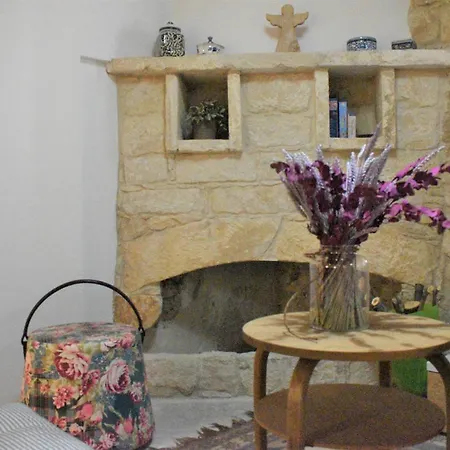 Nostos Suites * Vouni