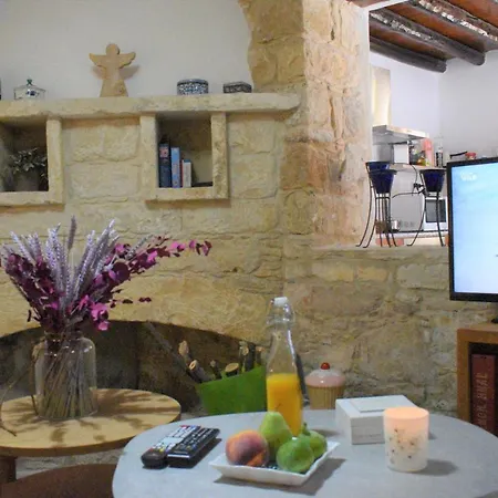 Alojamento de Turismo Selvagem Nostos Suites *