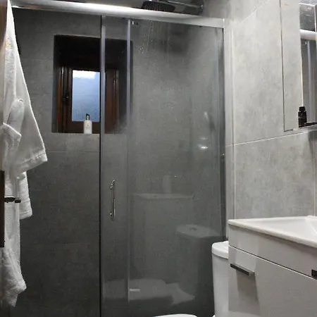 Nostos Suites * Vouni
