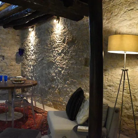 Nostos Suites *