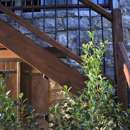 Nostos Suites *