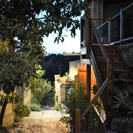 Nostos Suites Lodge Vouni