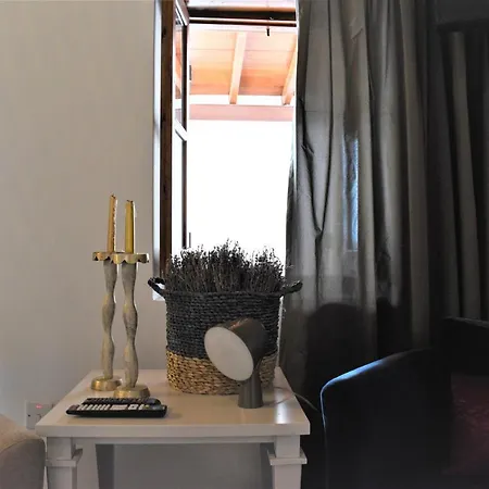 Nostos Suites *