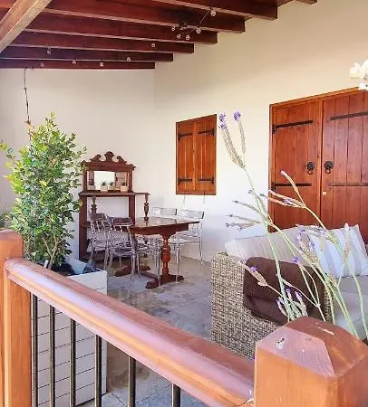 Nostos Suites * Vouni