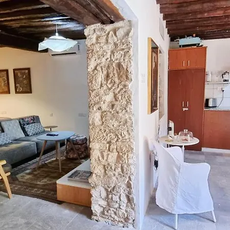 Lodge Nostos Suites *