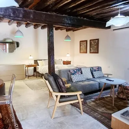 Nostos Suites Lodge