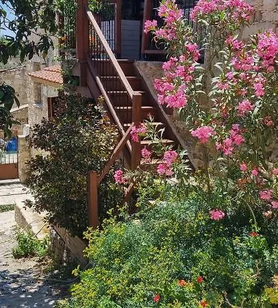 Nostos Suites Lodge Vouni