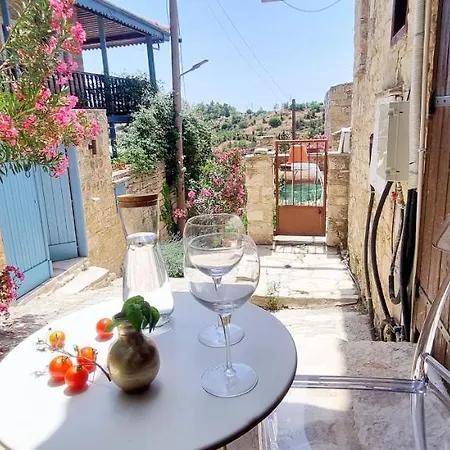 Nostos Suites Vuní